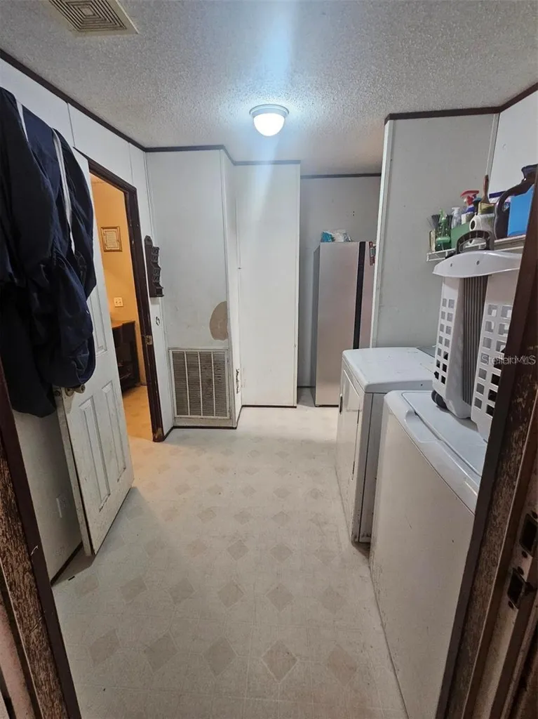 18111 SE 24th Street Silver Springs FL 34488