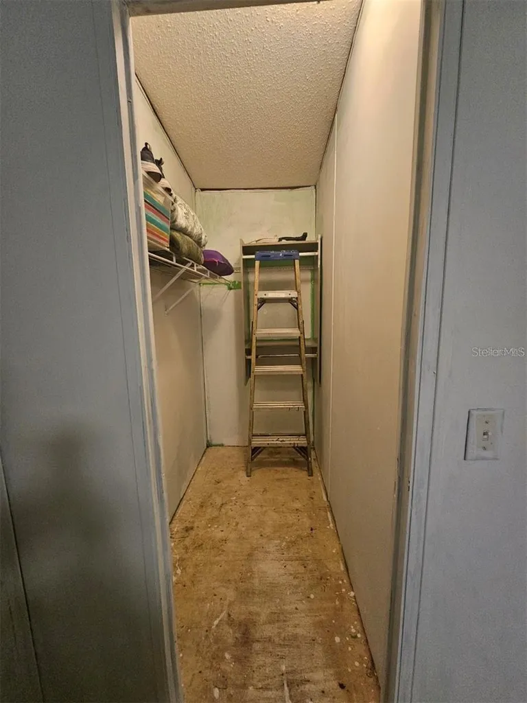 18111 SE 24th Street Silver Springs FL 34488