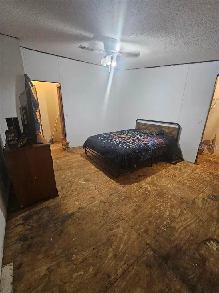 18111 SE 24th Street Silver Springs FL 34488