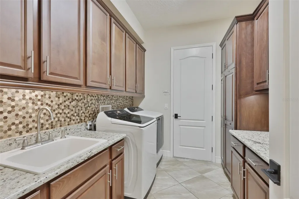 7121 Hatpin Loop Wesley Chapel FL 33545