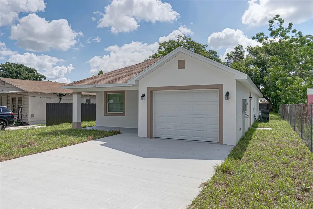 1217 Plant Avenue Lakeland FL 33805
