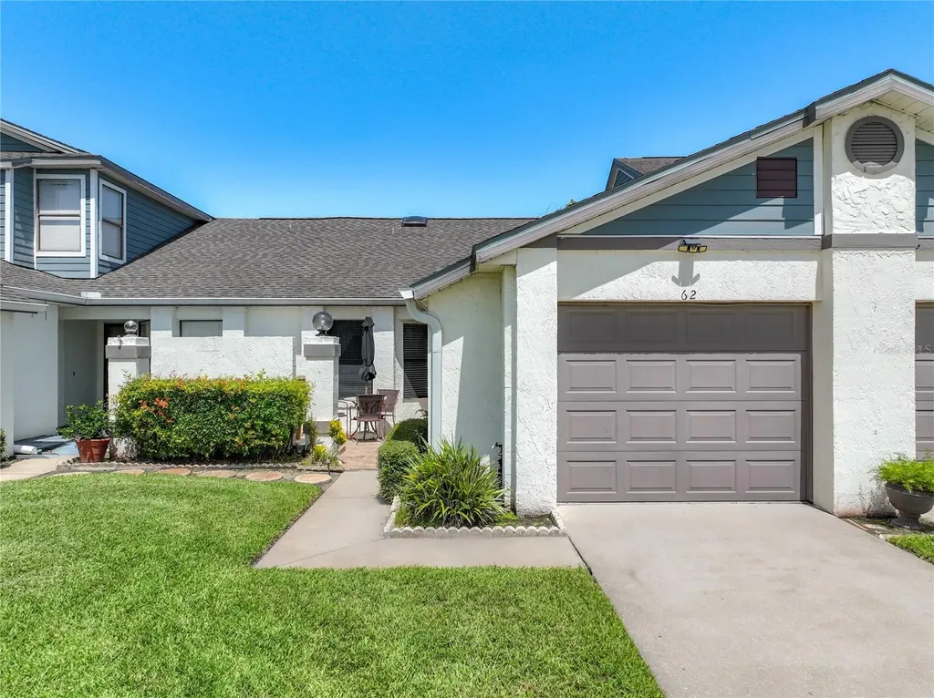 62 Lakepointe Circle Kissimmee FL 34743