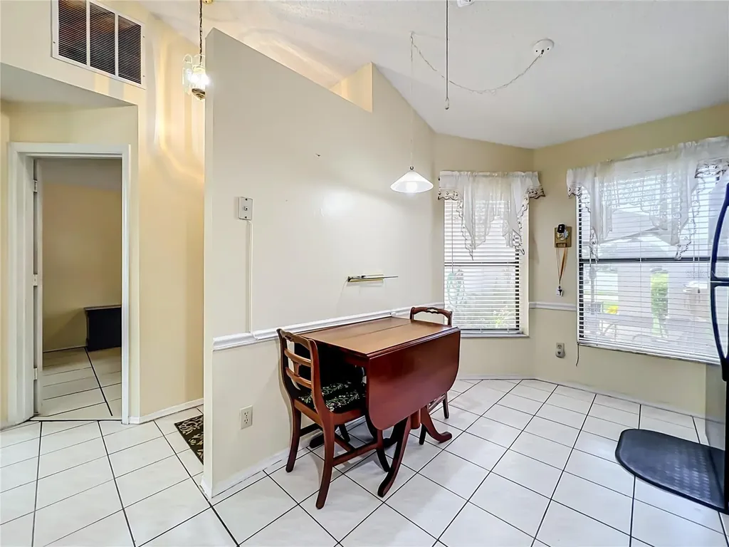 62 Lakepointe Circle Kissimmee FL 34743