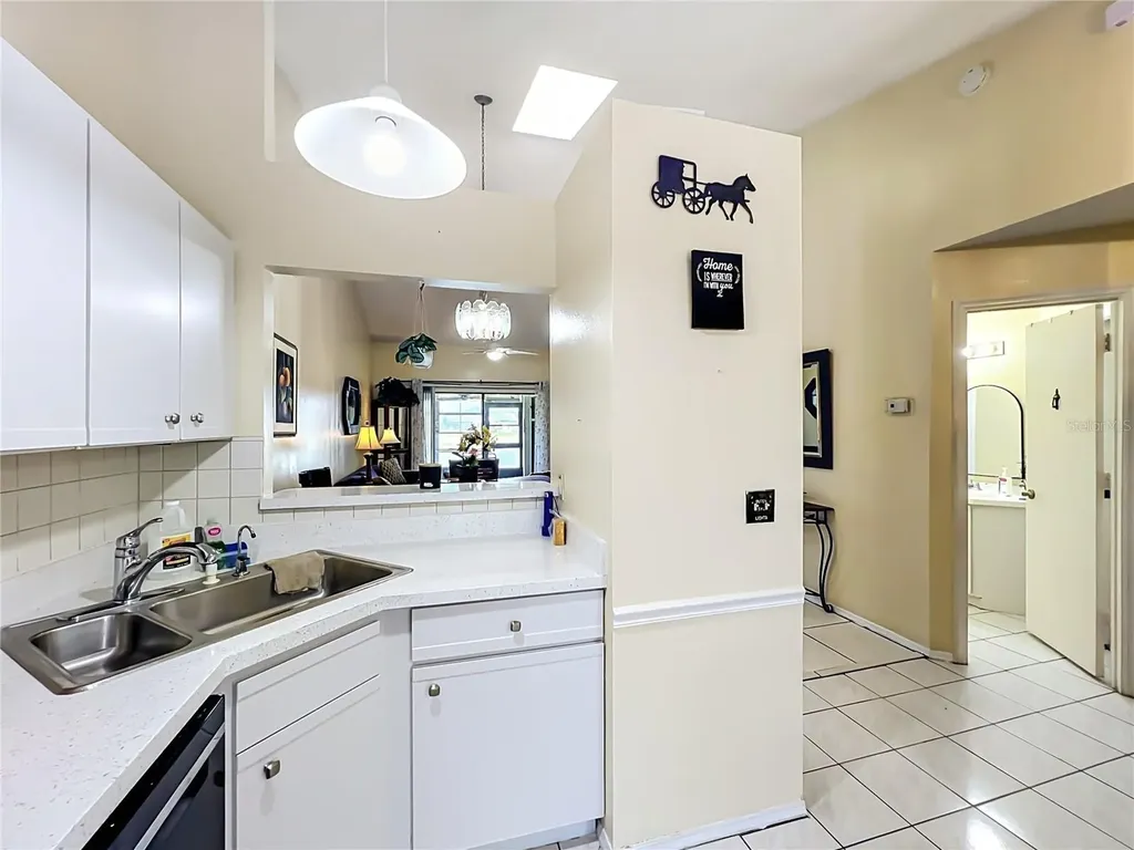 62 Lakepointe Circle Kissimmee FL 34743
