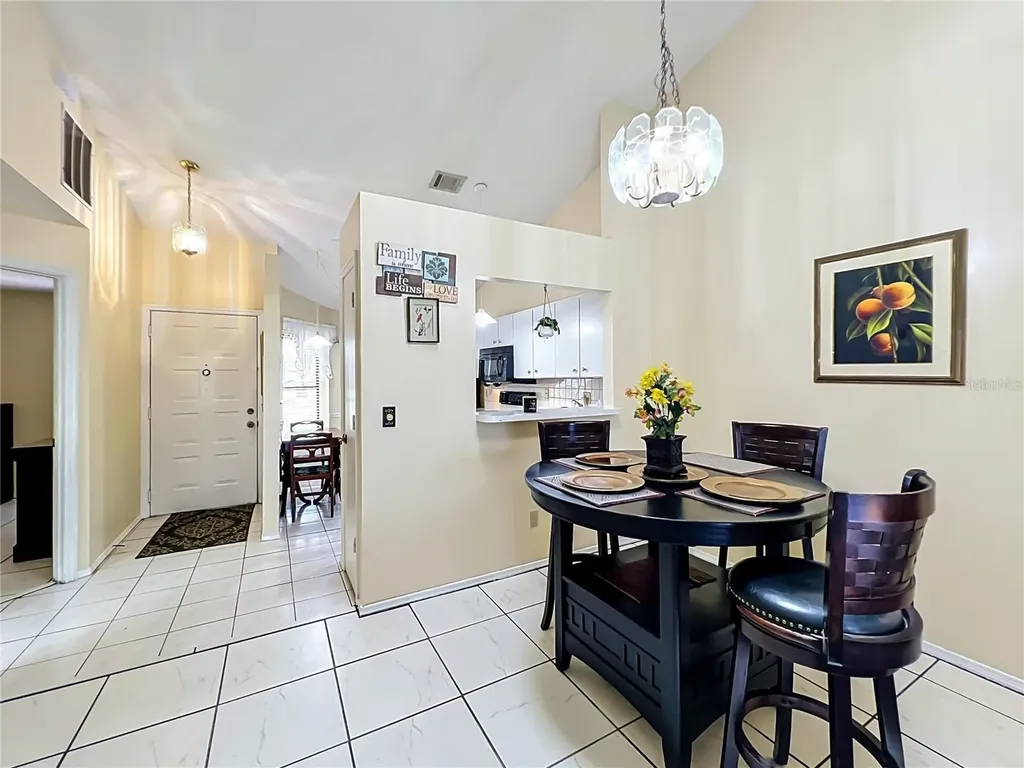 62 Lakepointe Circle Kissimmee FL 34743