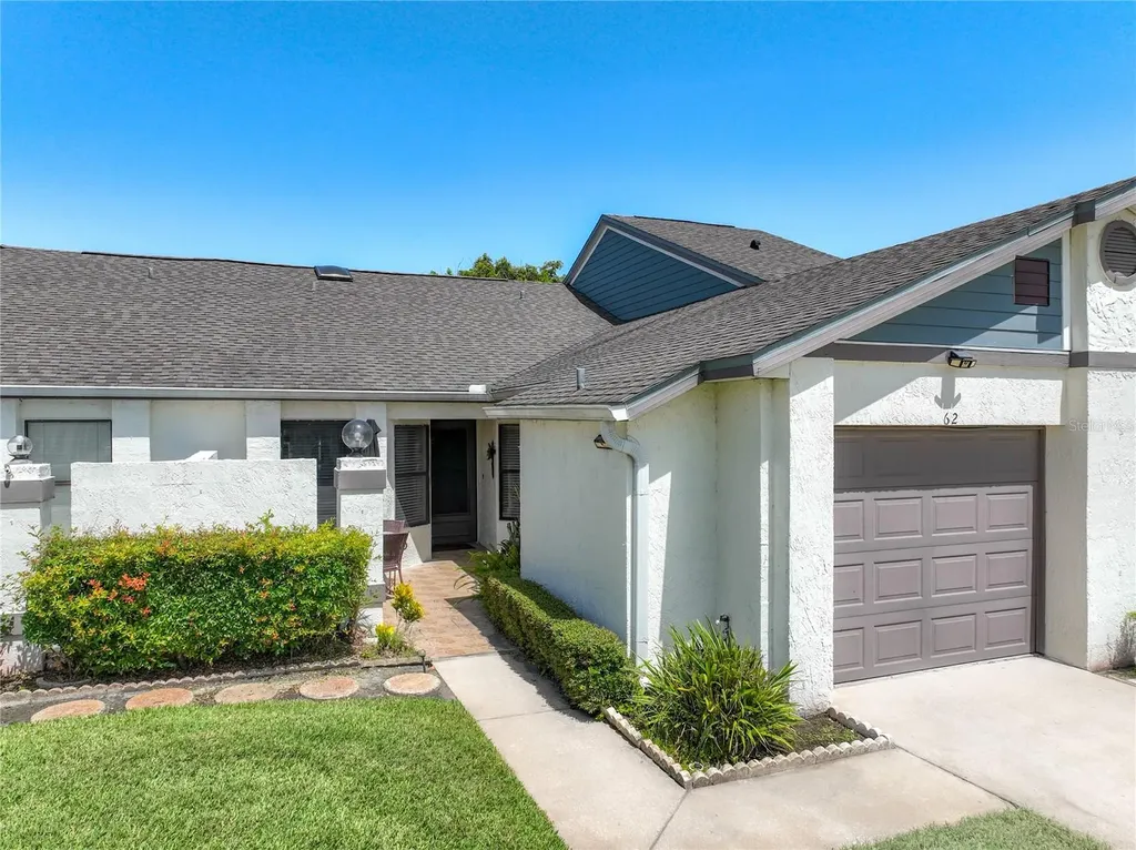 62 Lakepointe Circle Kissimmee FL 34743