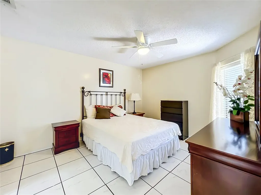 62 Lakepointe Circle Kissimmee FL 34743