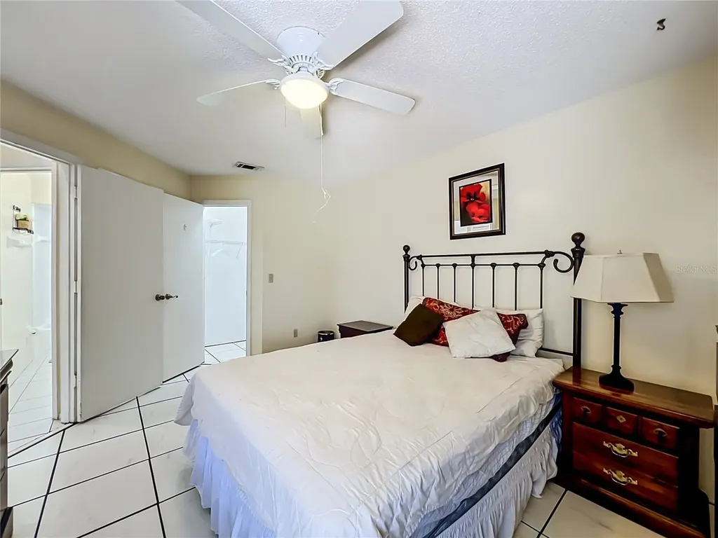 62 Lakepointe Circle Kissimmee FL 34743