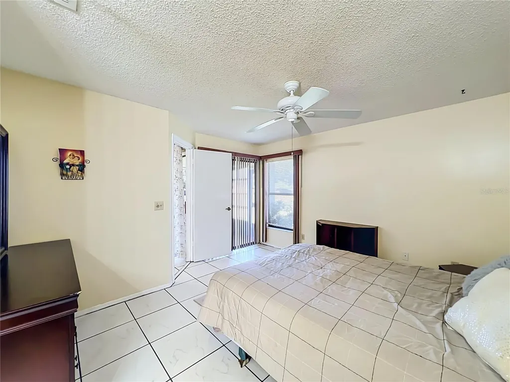 62 Lakepointe Circle Kissimmee FL 34743