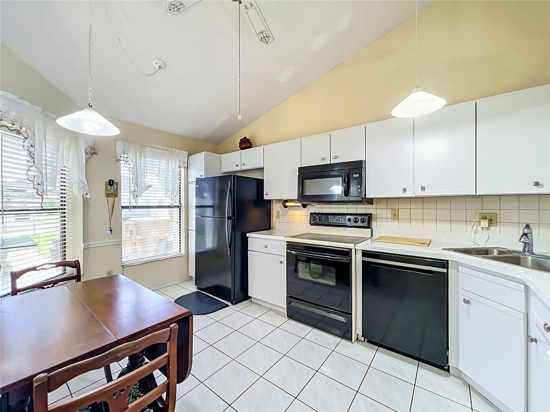 62 Lakepointe Circle Kissimmee FL 34743