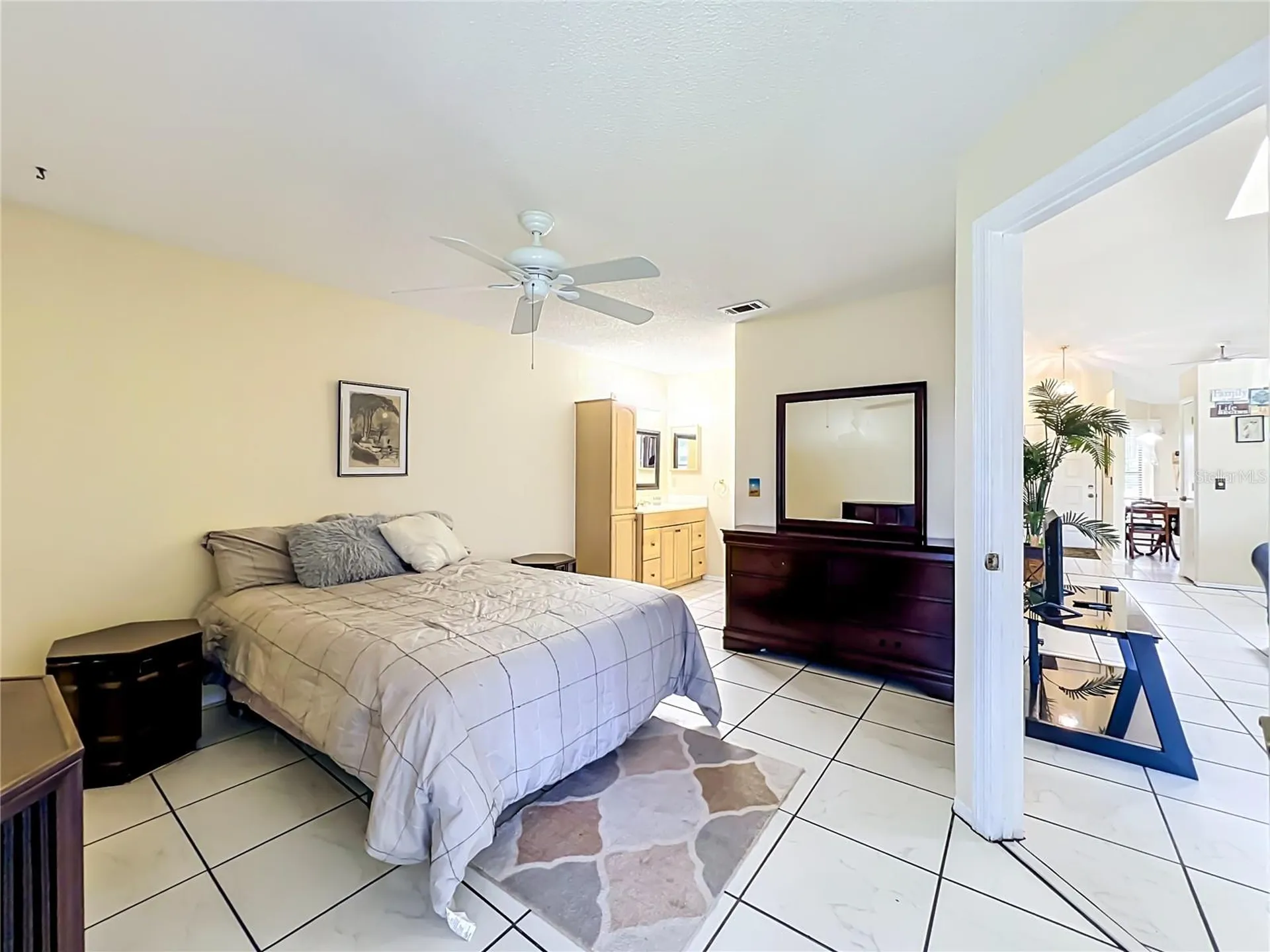 62 Lakepointe Circle Kissimmee FL 34743