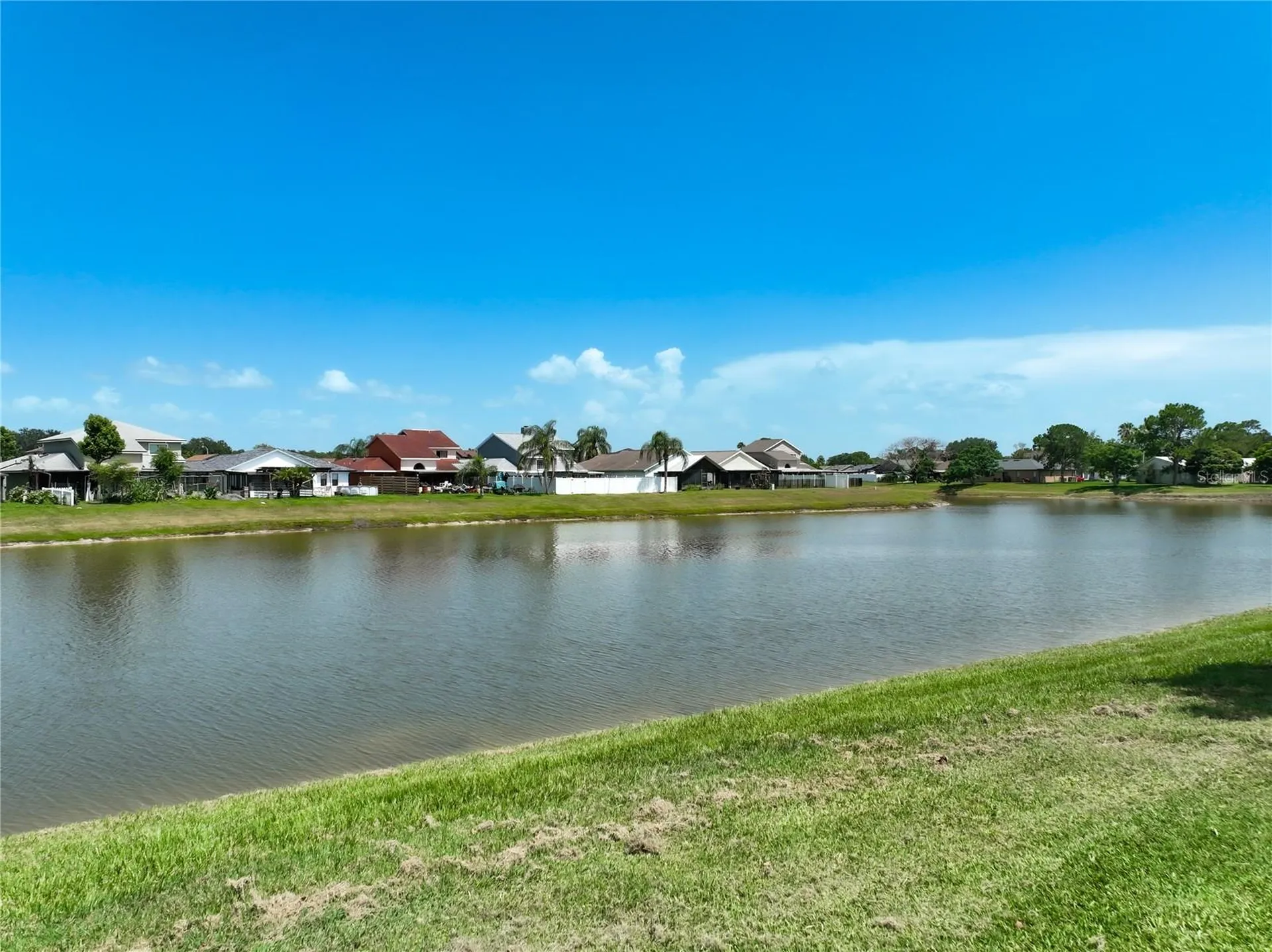 62 Lakepointe Circle Kissimmee FL 34743