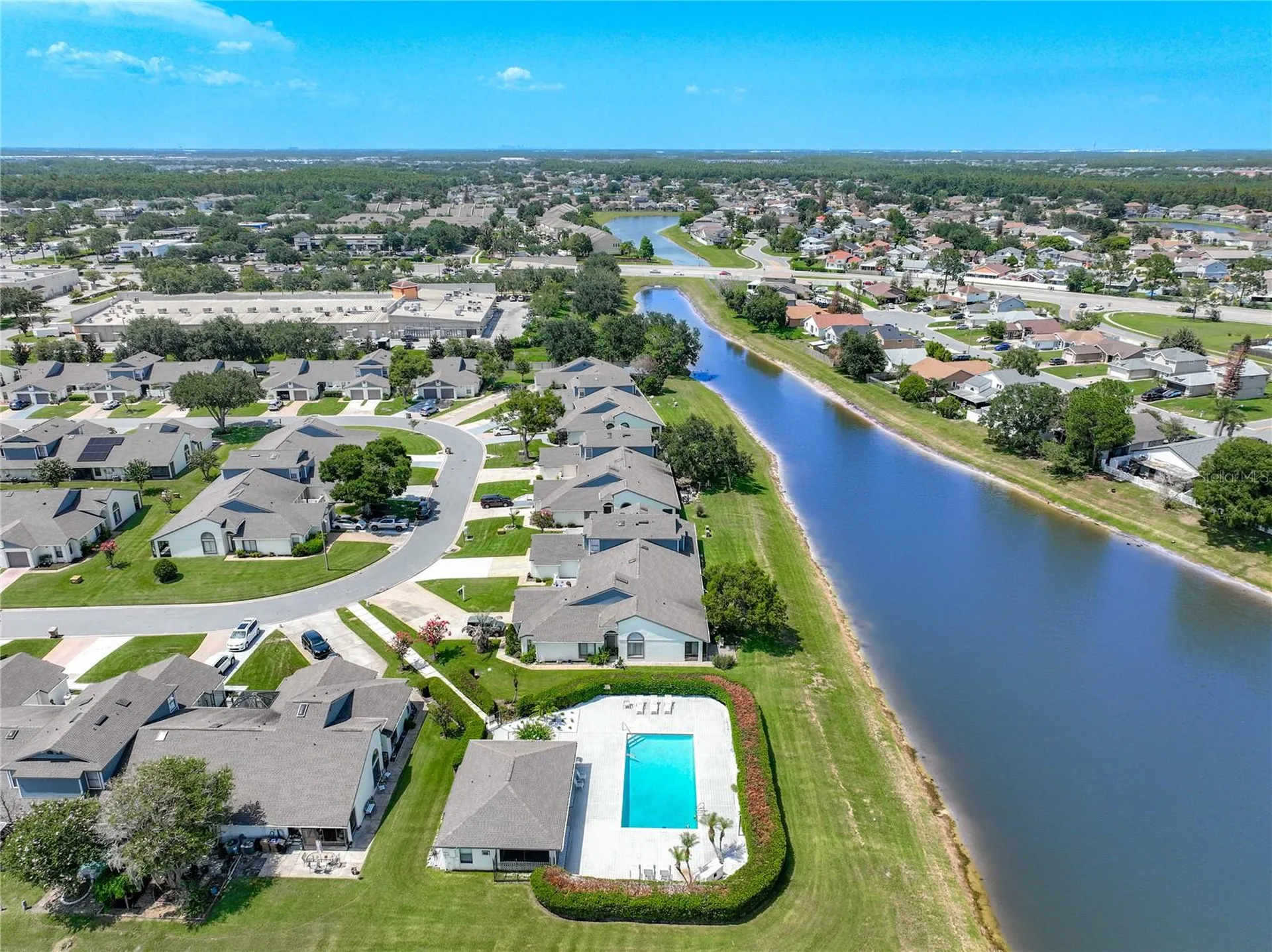 62 Lakepointe Circle Kissimmee FL 34743