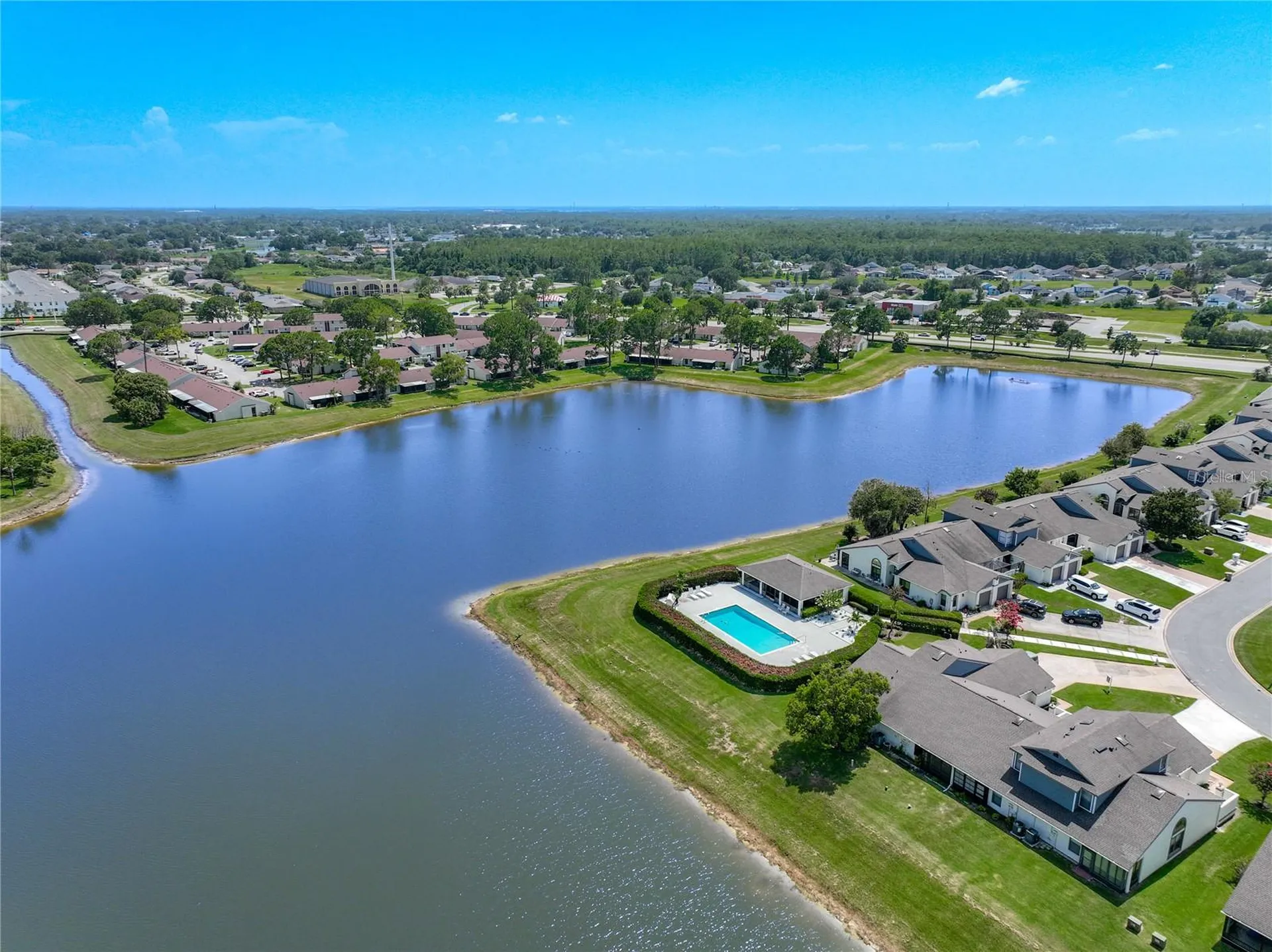 62 Lakepointe Circle Kissimmee FL 34743