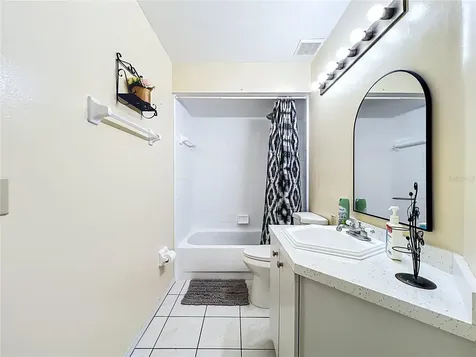 62 Lakepointe Circle Kissimmee FL 34743