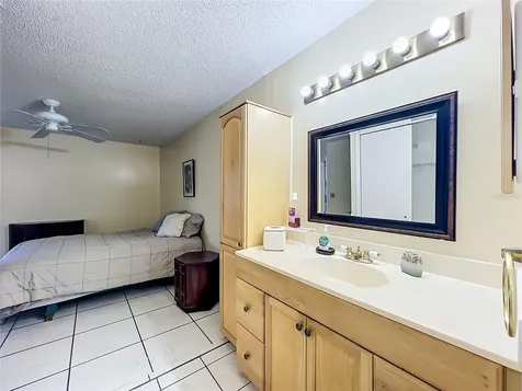 62 Lakepointe Circle Kissimmee FL 34743