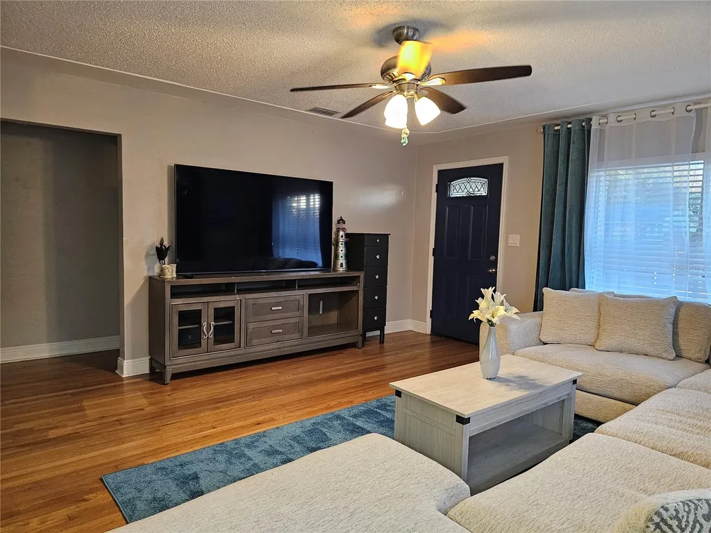 2035 28th Avenue N St Petersburg FL 33713