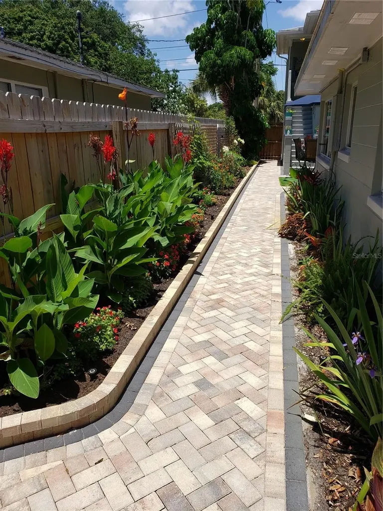 2035 28th Avenue N St Petersburg FL 33713