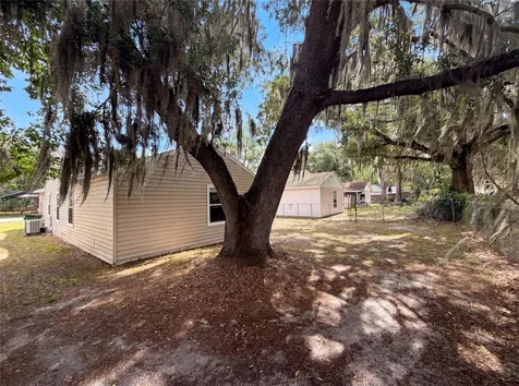 2715 Lorraine Drive Leesburg FL 34748