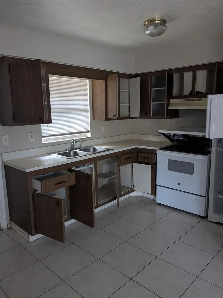 626 Wildwood Way Clearwater FL 33756