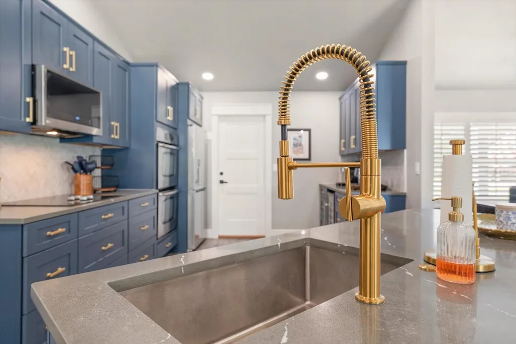 668 Mehlenbacher Road Clearwater FL 33756