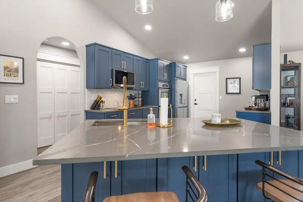 668 Mehlenbacher Road Clearwater FL 33756