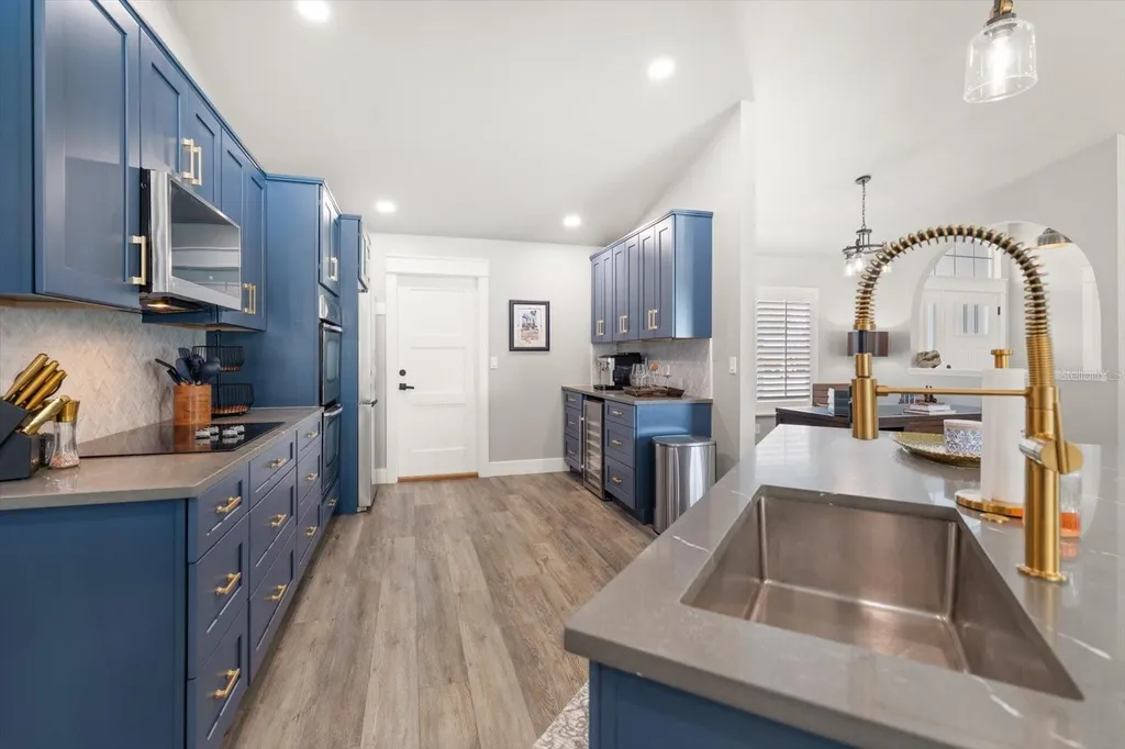 668 Mehlenbacher Road Clearwater FL 33756