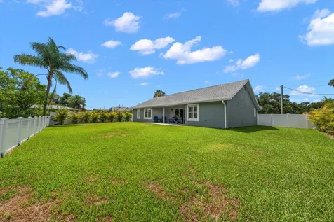 668 Mehlenbacher Road Belleair FL 33756