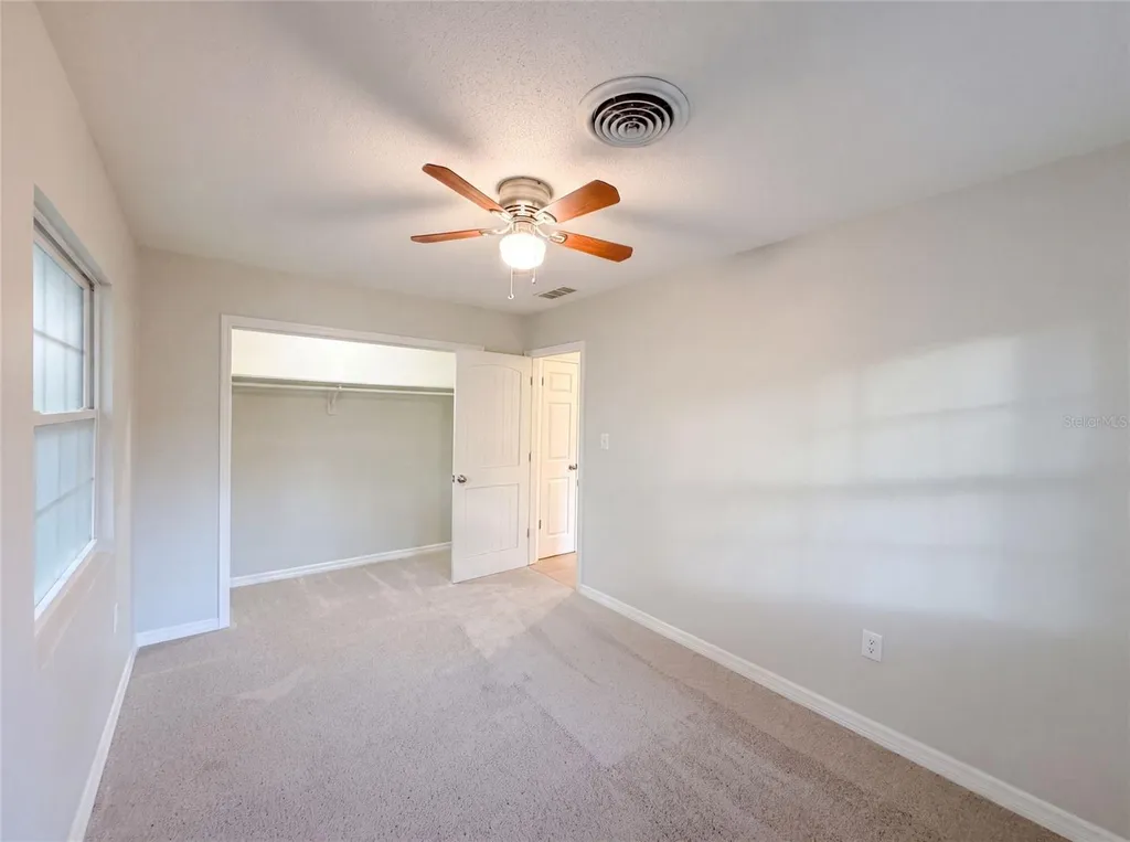 827 Dora Avenue Tavares FL 32778
