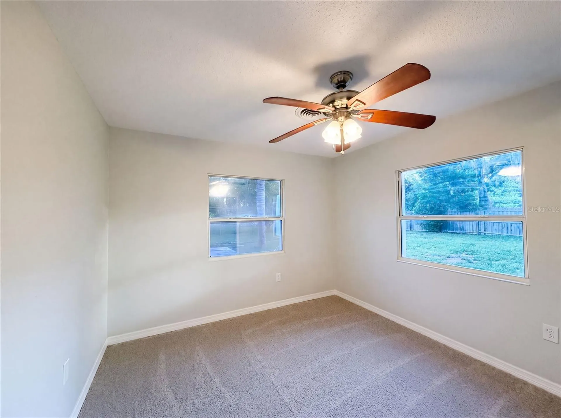 827 Dora Avenue Tavares FL 32778