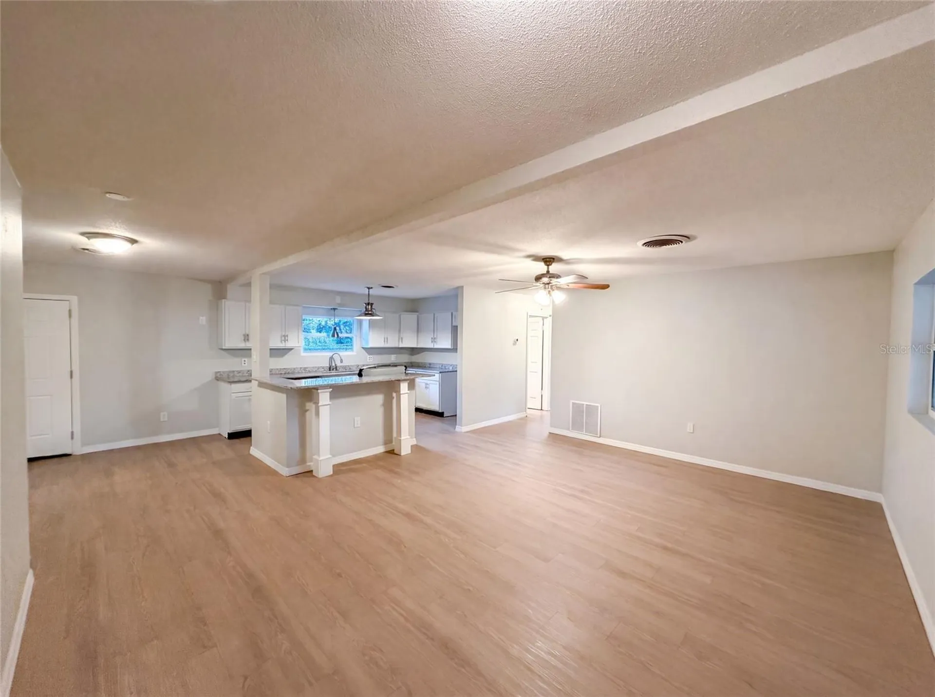 827 Dora Avenue Tavares FL 32778