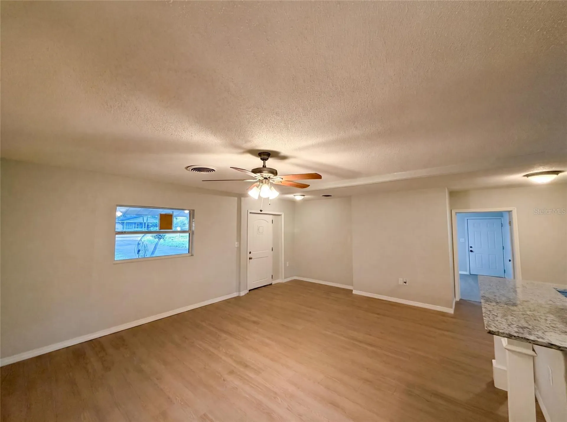 827 Dora Avenue Tavares FL 32778