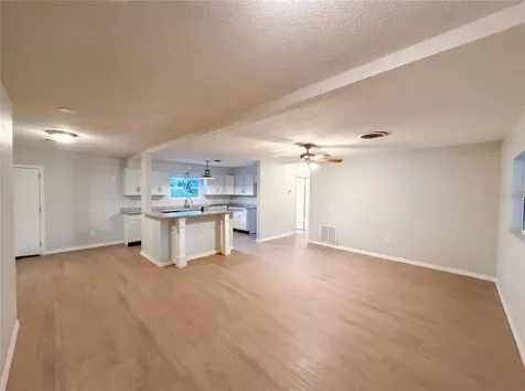 827 Dora Avenue Tavares FL 32778