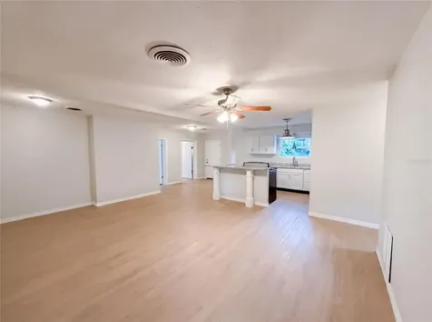 827 Dora Avenue Tavares FL 32778