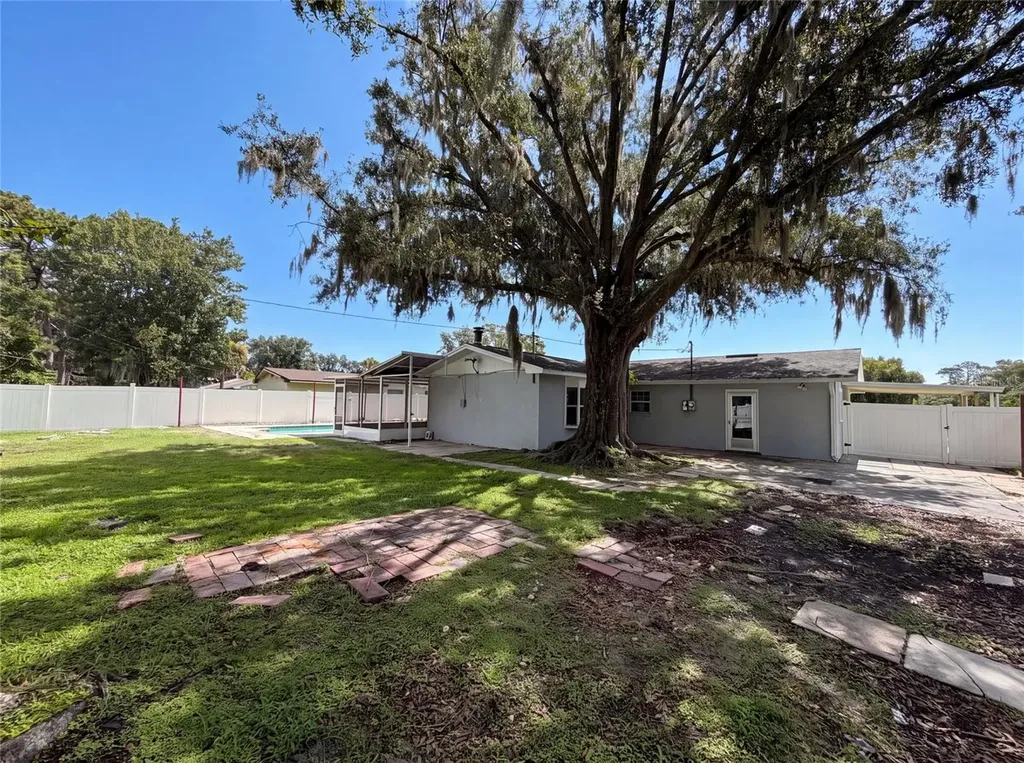 1823 Lori Lane W Lakeland FL 33801