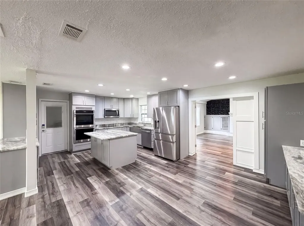 1823 Lori Lane W Lakeland FL 33801