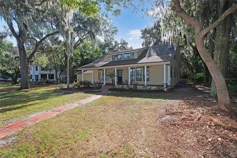 289 W Lakeview Avenue Lake Mary FL 32746
