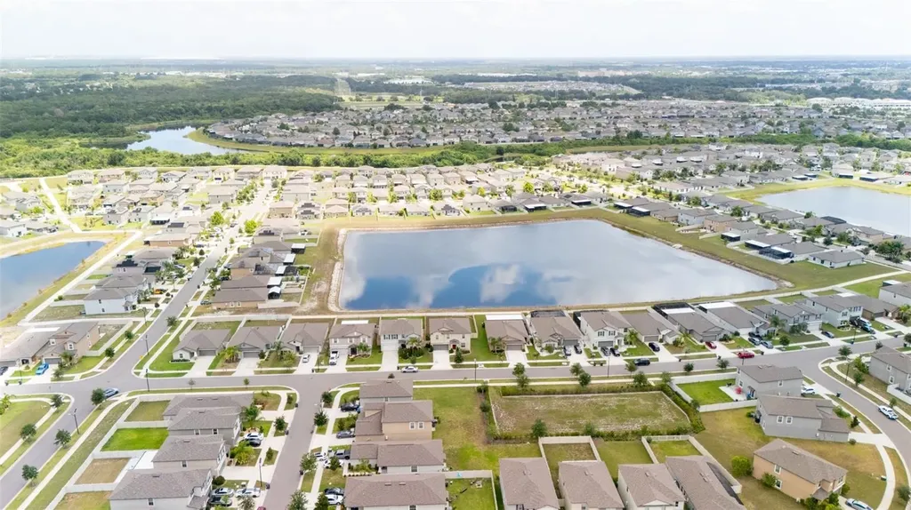 9831 Lemon Drop Loop Ruskin FL 33573