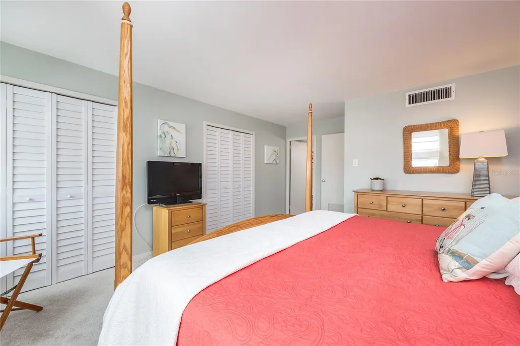 10355 Paradise Boulevard St Petersburg FL 33706
