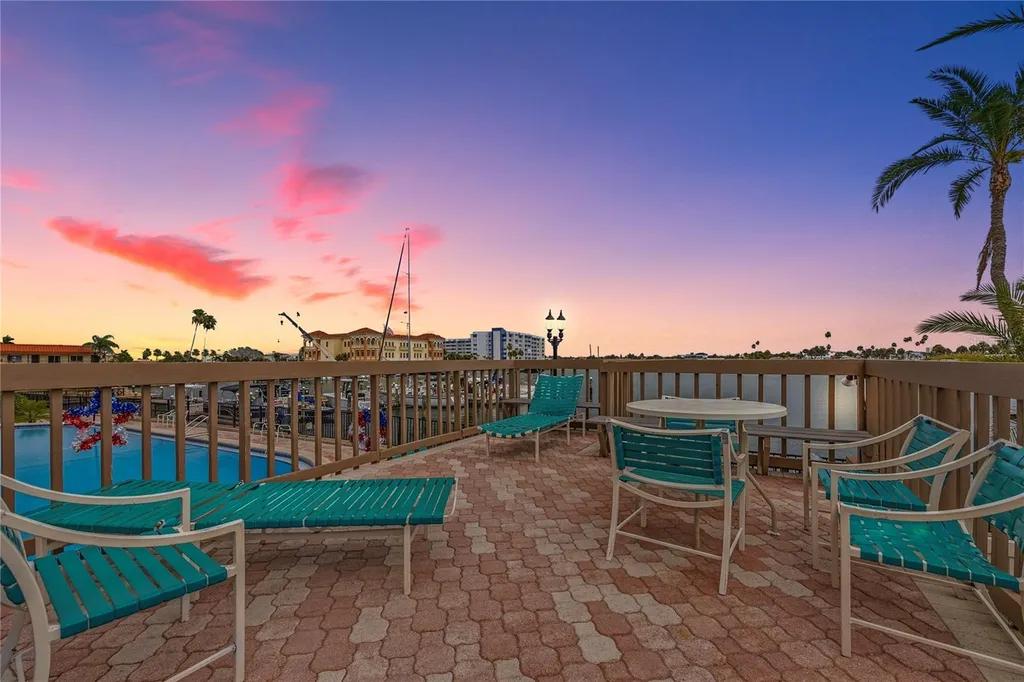 10355 Paradise Boulevard St Petersburg FL 33706