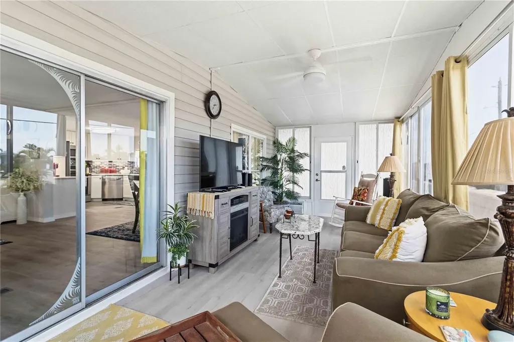 2107 Palma Sola Boulevard Bradenton FL 34209