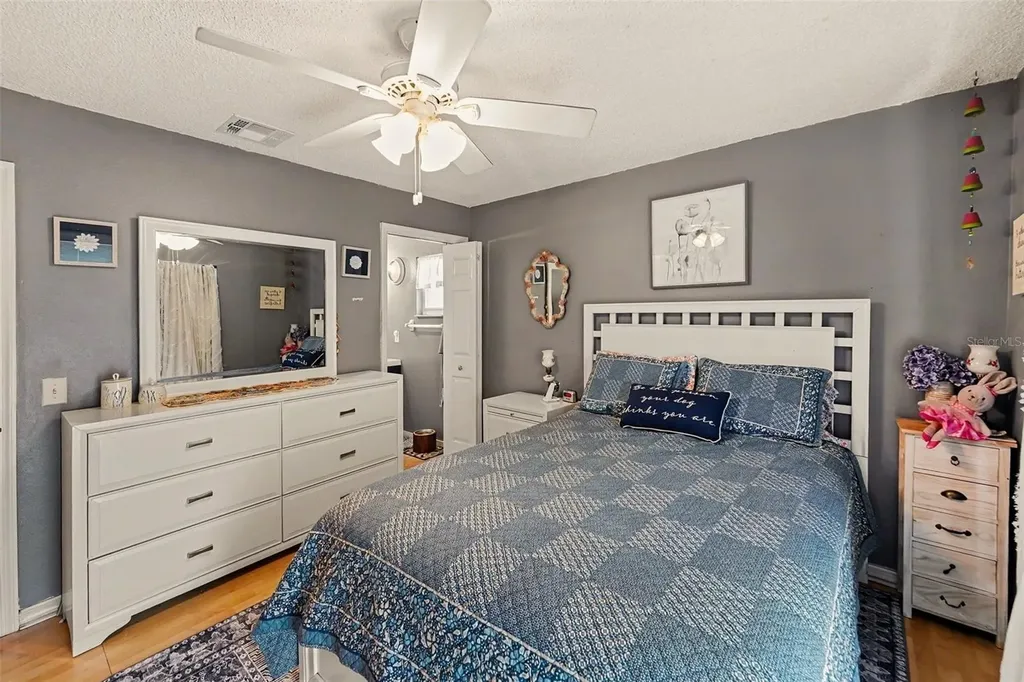 1934 29th Avenue N St Petersburg FL 33713