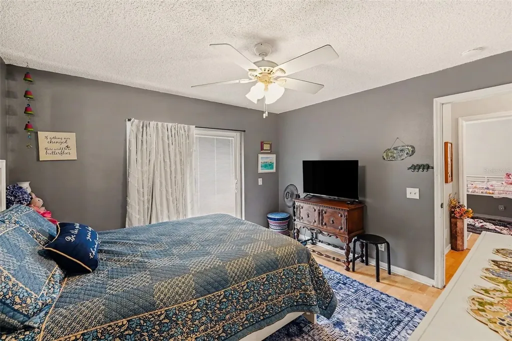 1934 29th Avenue N St Petersburg FL 33713