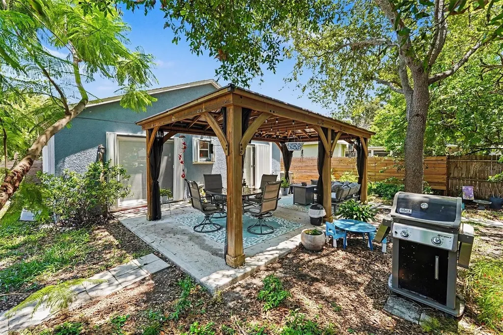 1934 29th Avenue N St Petersburg FL 33713
