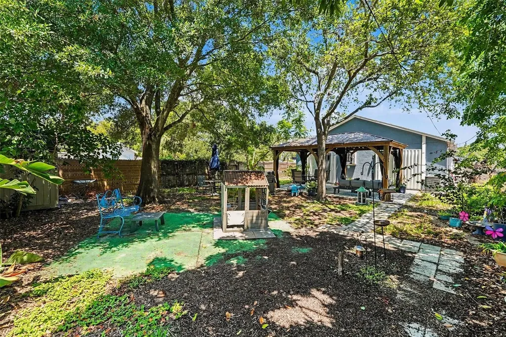 1934 29th Avenue N St Petersburg FL 33713