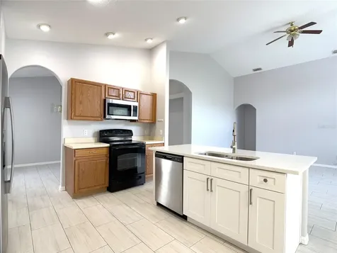 722 Windsor Estates Drive Davenport FL 33837