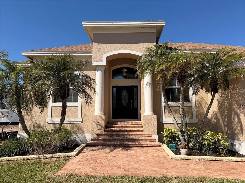 2008 N Pointe Alexis Drive Tarpon Springs FL 34689