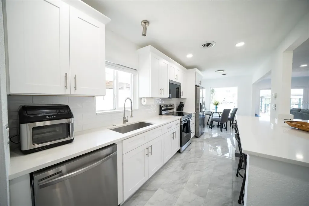 166 Bayside Drive Clearwater Beach FL 33767