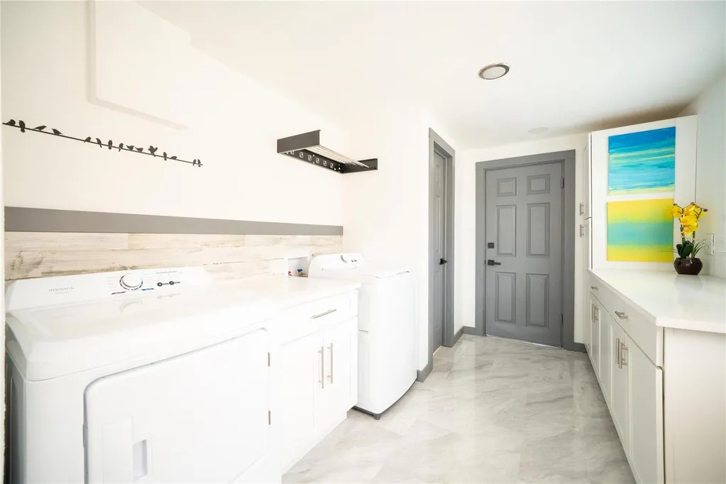 166 Bayside Drive Clearwater Beach FL 33767