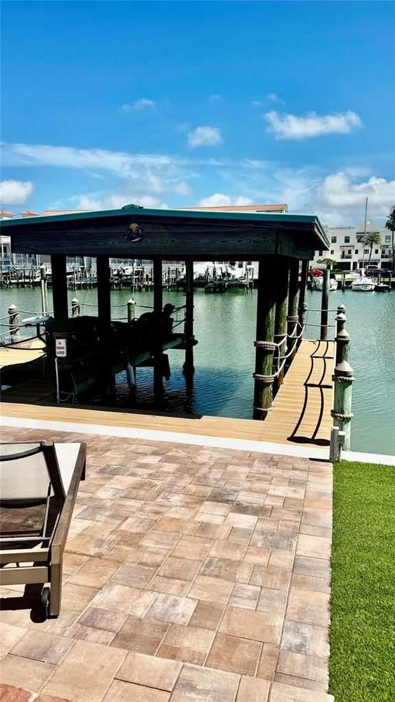 166 Bayside Drive Clearwater Beach FL 33767